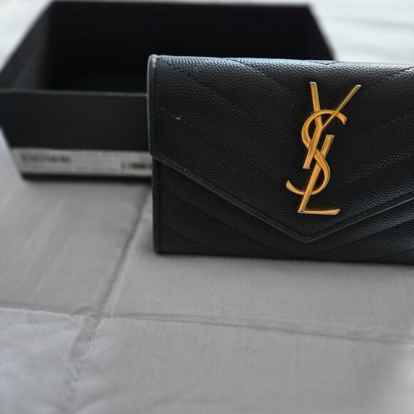 YSL Wallet - Picture 8 of 9